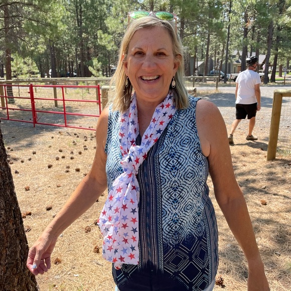 Meet your Posher, Cindy - Picture 1 of 3